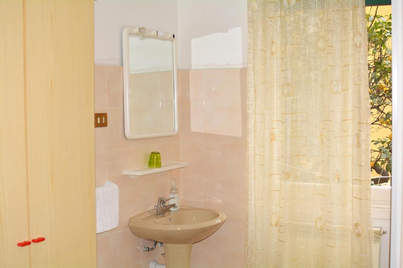 Hotel La Madunina Varazze Kültér fotó