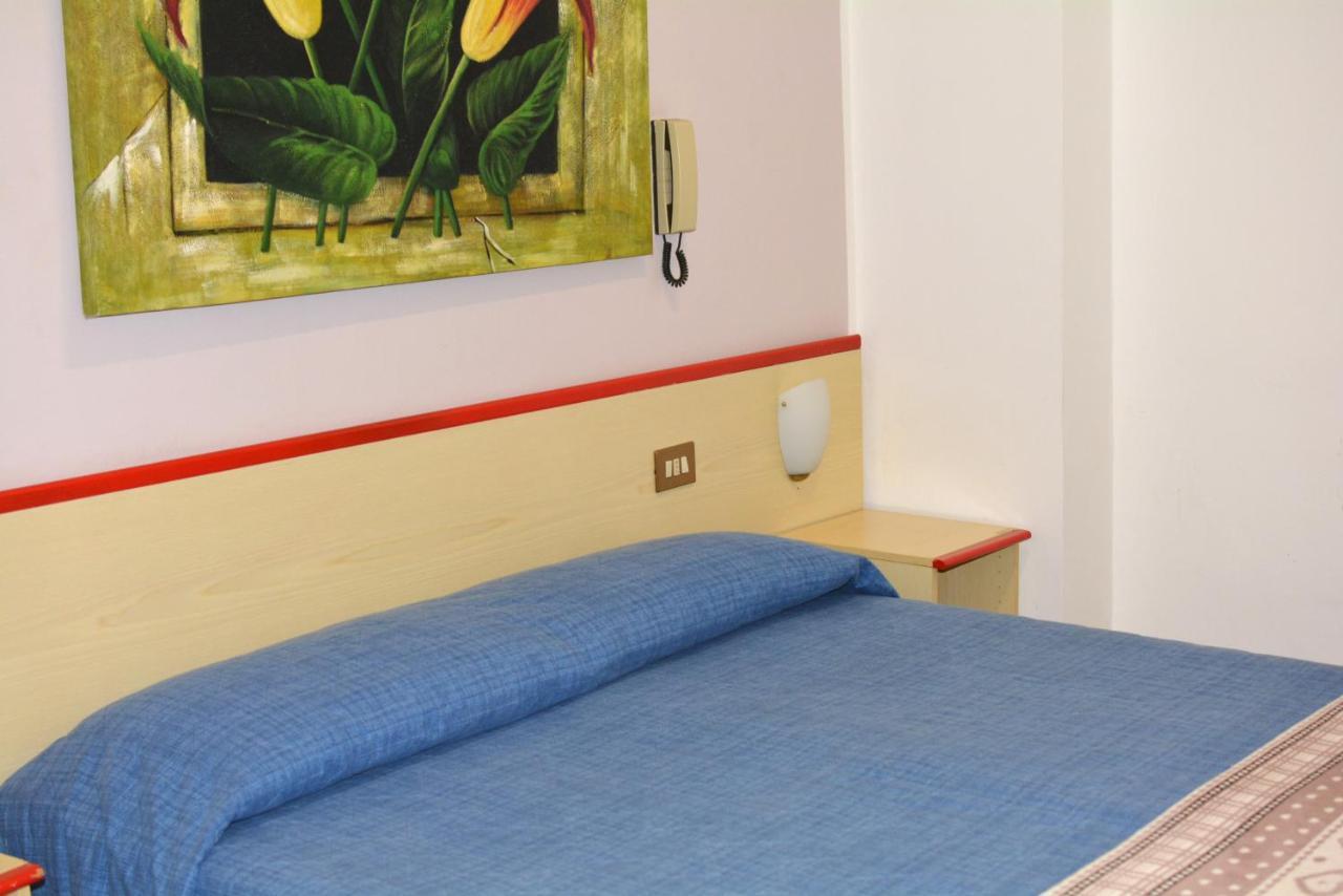 Hotel La Madunina Varazze Kültér fotó